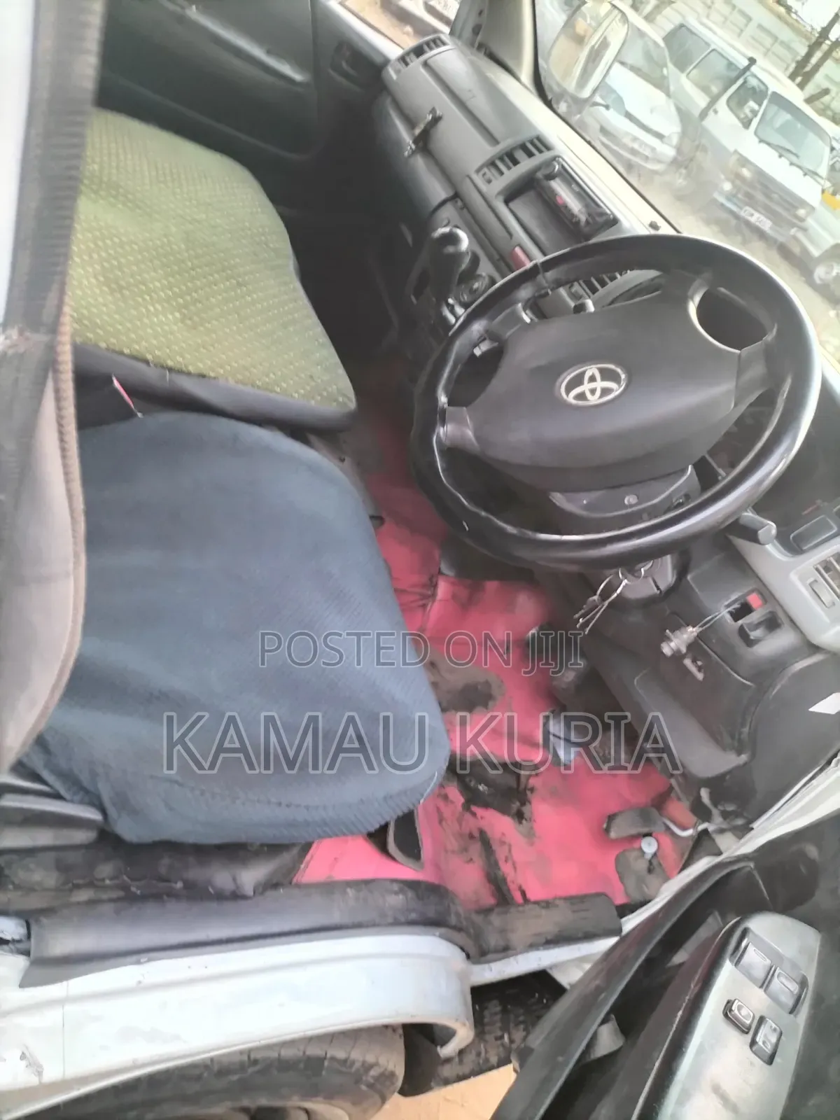 Toyota HiAce 2009 White