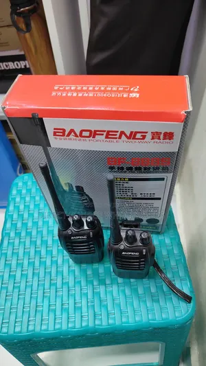 Long-Range Radio Communication
16 Programmable Channels
Rechargeable
