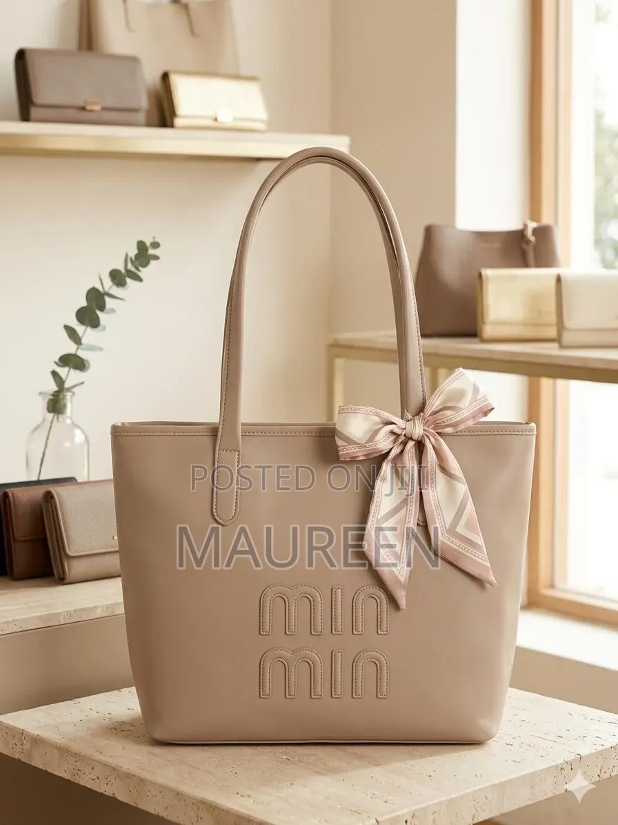 Minmin Tote Bag