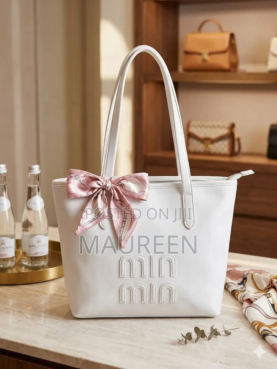 Minmin Tote Bag