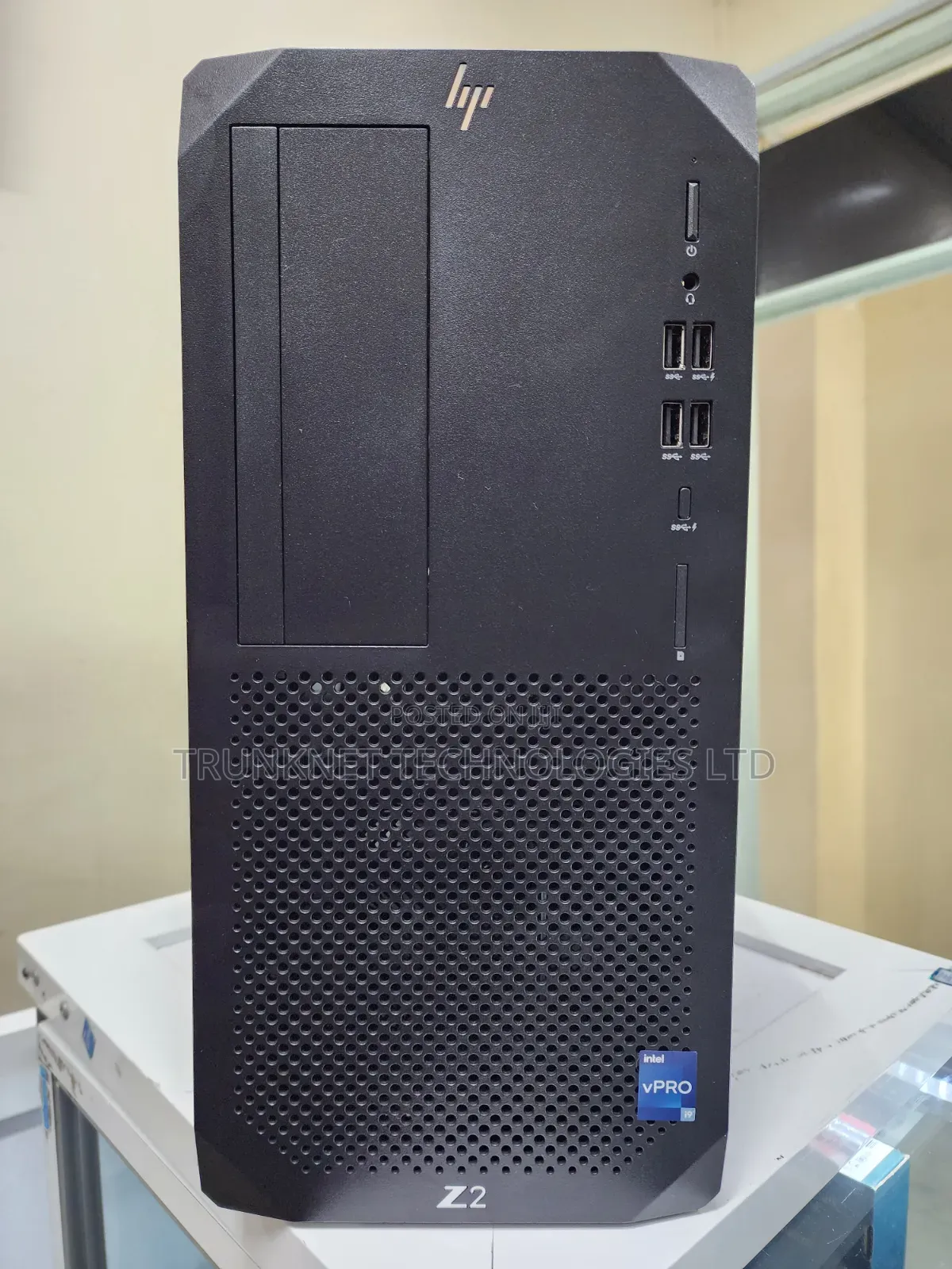 Desktop Computer HP Z2 16GB Intel Core i9 SSD 512GB