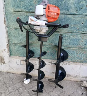 Earth Drilling Machine / Earth Auger