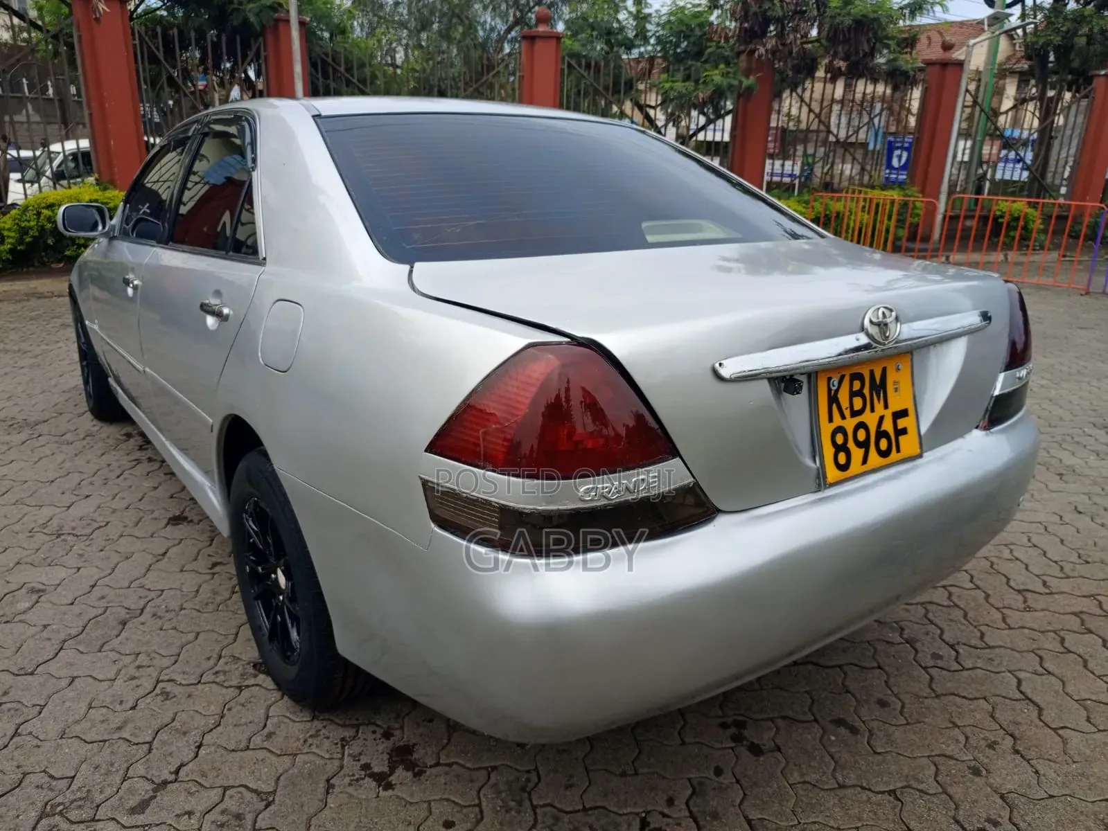 Toyota Mark II 2003 Silver