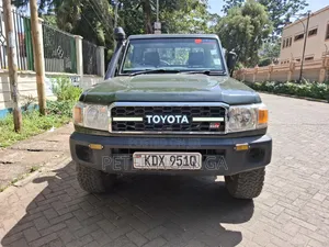 Toyota Land Cruiser 2014 Green
