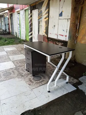 Office Stylish Typing Desk