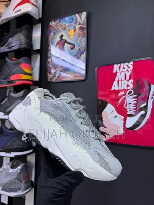 Adidas Yeezy Boost 700 V2 "Static" Sizes 40 41 42 43 44 45