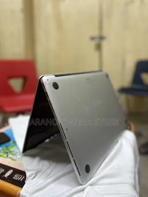 Laptop Apple MacBook Pro 16GB Intel Core i7 SSD 256GB