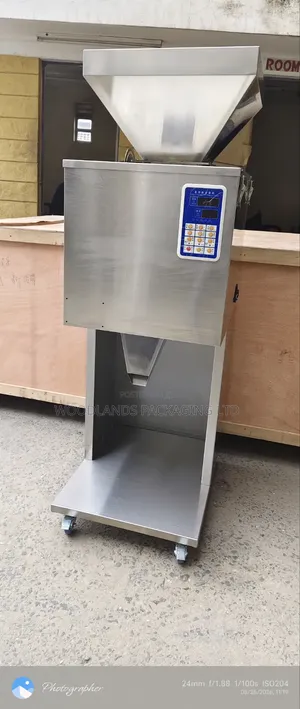 Granule Weighing and Filling Machine