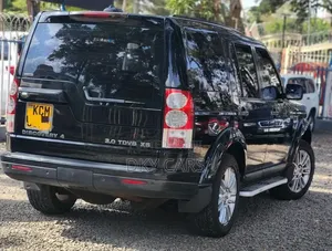 Land Rover Discovery 2010 Black