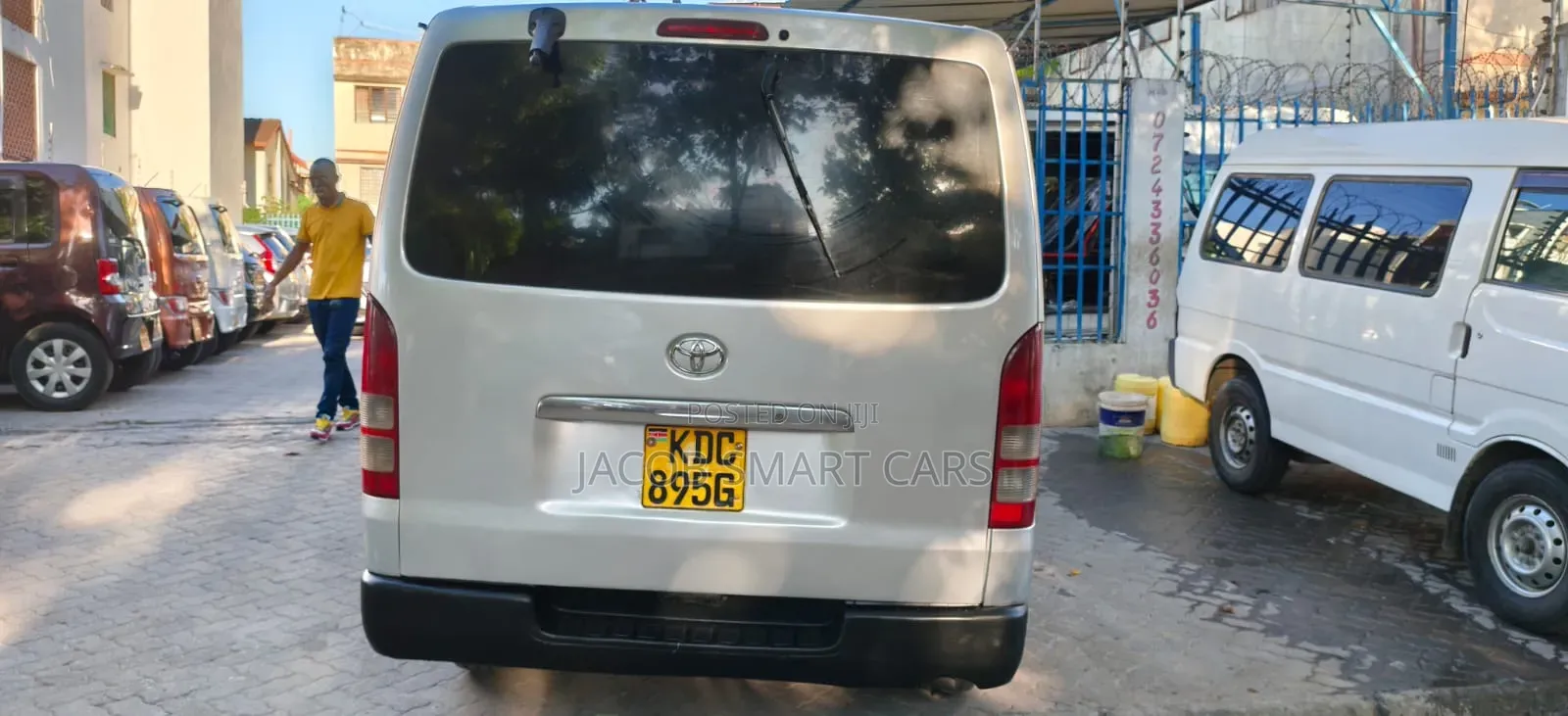 Toyota HiAce 2013 Silver
