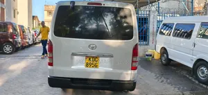 Toyota HiAce 2013 Silver