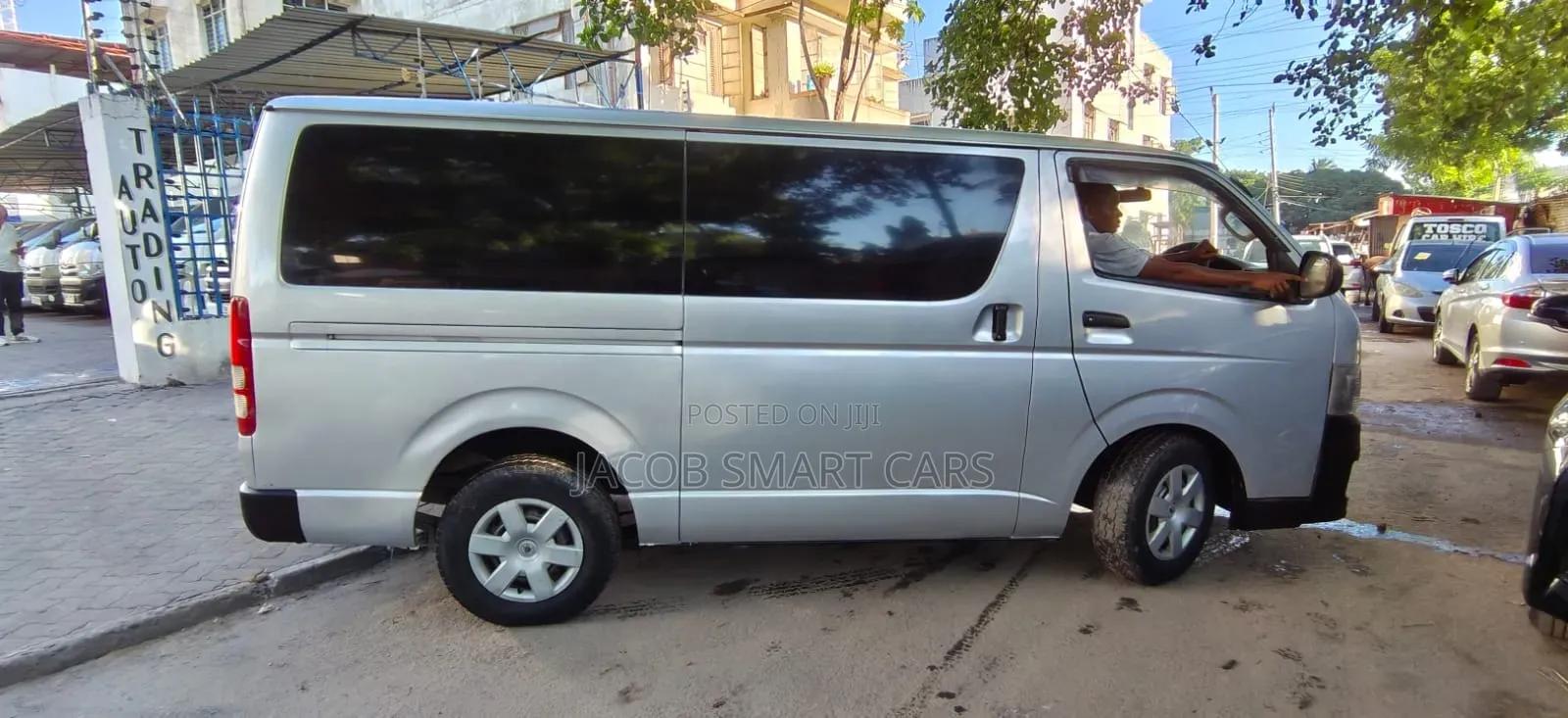 Toyota HiAce 2013 Silver