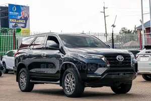 Toyota Fortuner 2021 Black