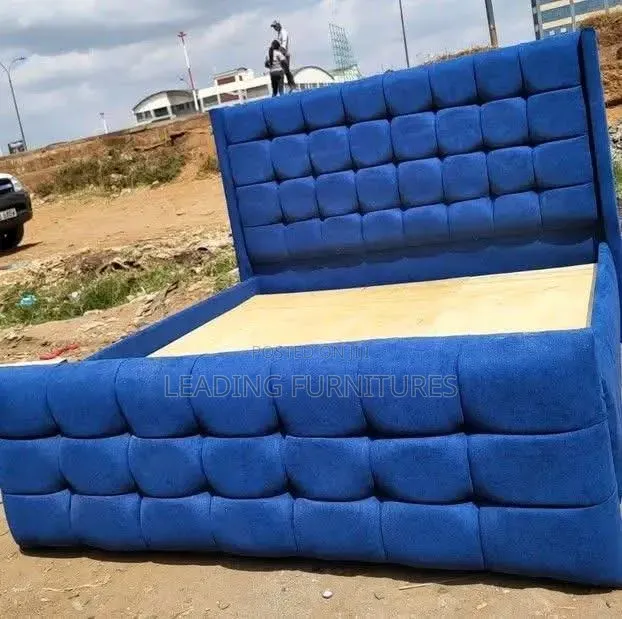6x6 Bed Shouting Blue