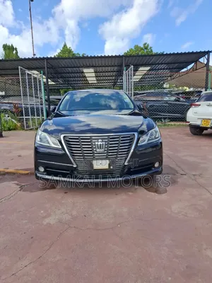 Toyota Crown 2016 Black