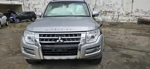 Mitsubishi Pajero 2019 Silver