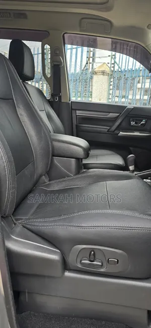 Mitsubishi Pajero 2019 Silver