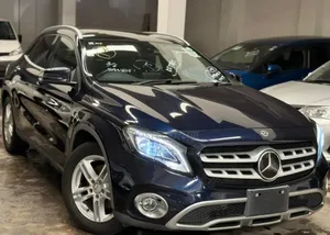 Mercedes-Benz GLA-Class 2019 Blue