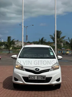 Toyota Vitz 2013 White