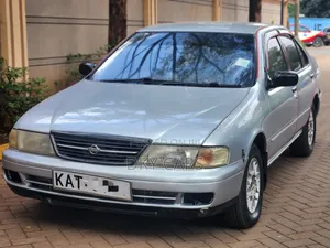 Nissan Sunny 2000 Silver