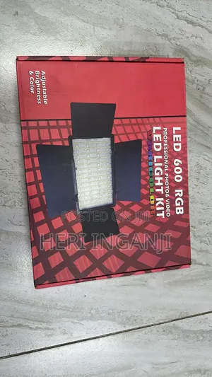 Pro Led 600rgb Video Light