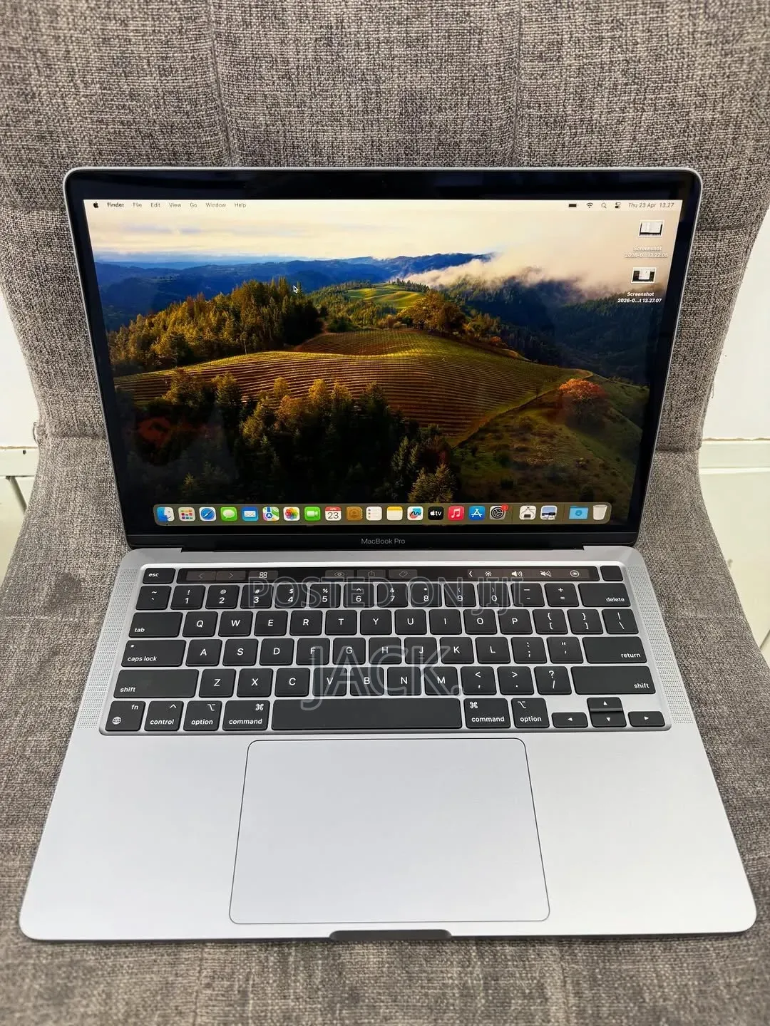 Laptop Apple MacBook Pro 2022 M2 8GB Apple M2 SSD 512GB