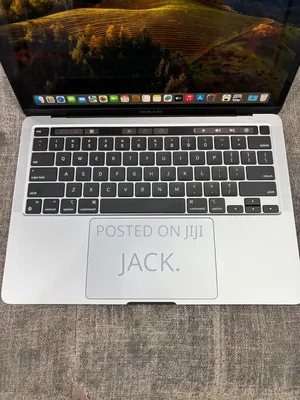 Laptop Apple MacBook Pro 2022 M2 8GB Apple M2 SSD 512GB