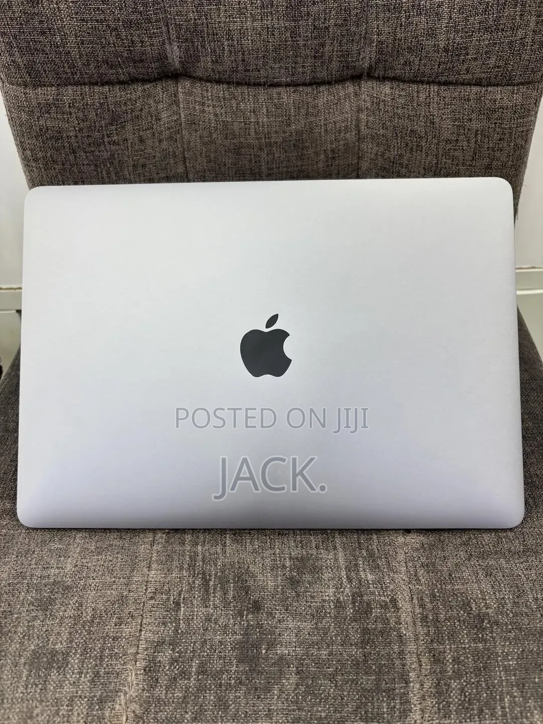 Laptop Apple MacBook Pro 2022 M2 8GB Apple M2 SSD 512GB