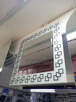Square Decorated Mirror