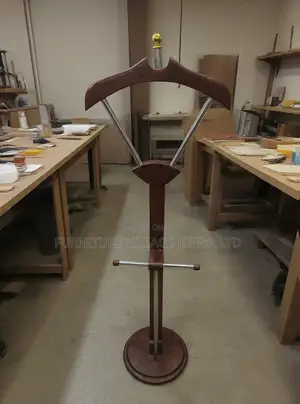 Executive Advanced Mahogany Coat Hanger