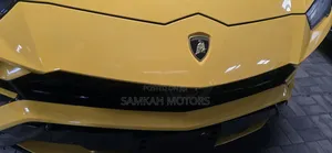 Lamborghini Urus 2024 Yellow