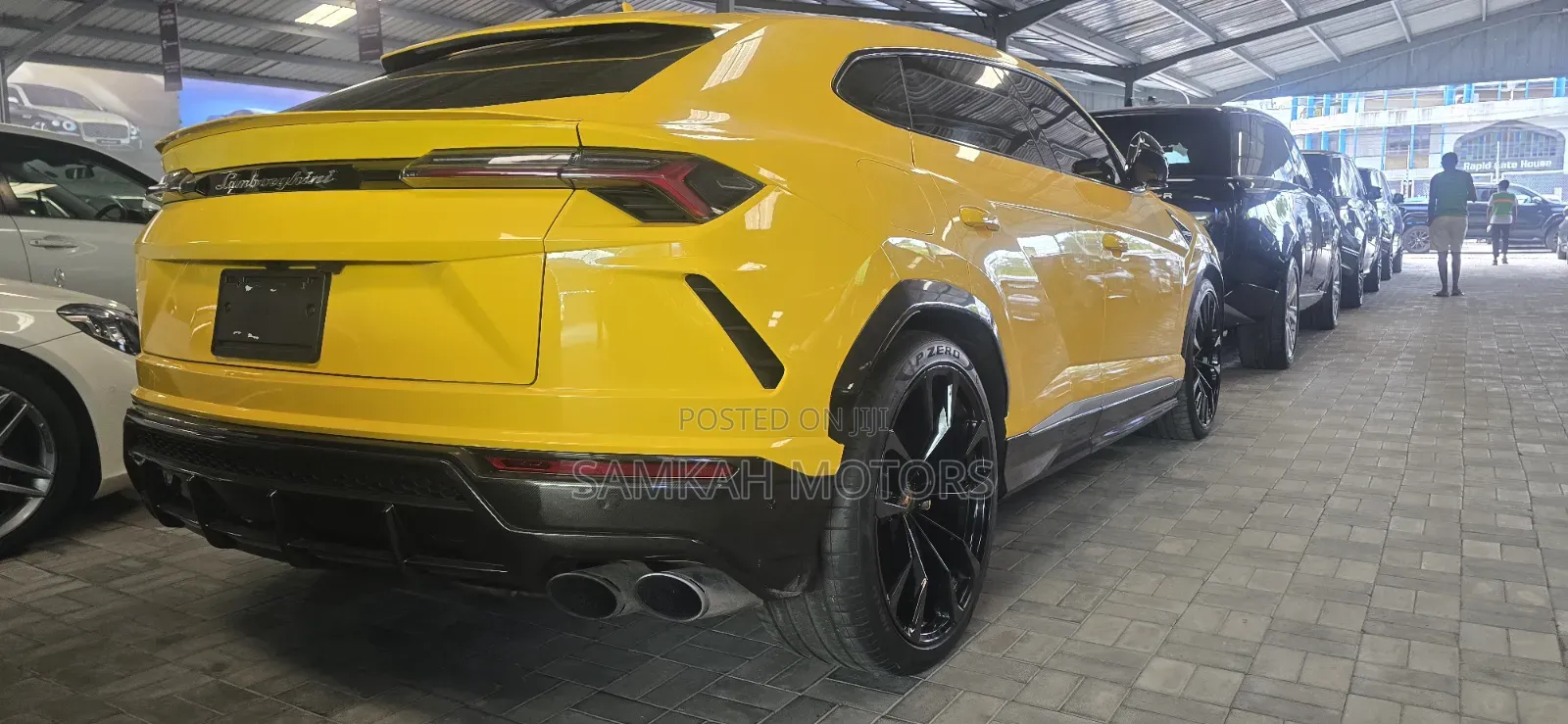 Lamborghini Urus 2024 Yellow