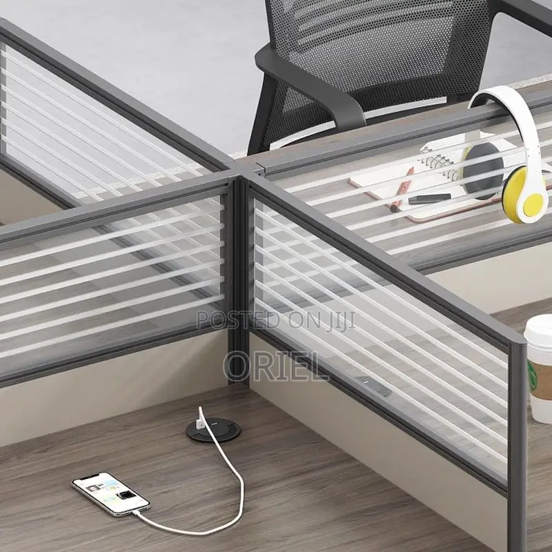 Office Desk : 4-Seater Office Working Workstation