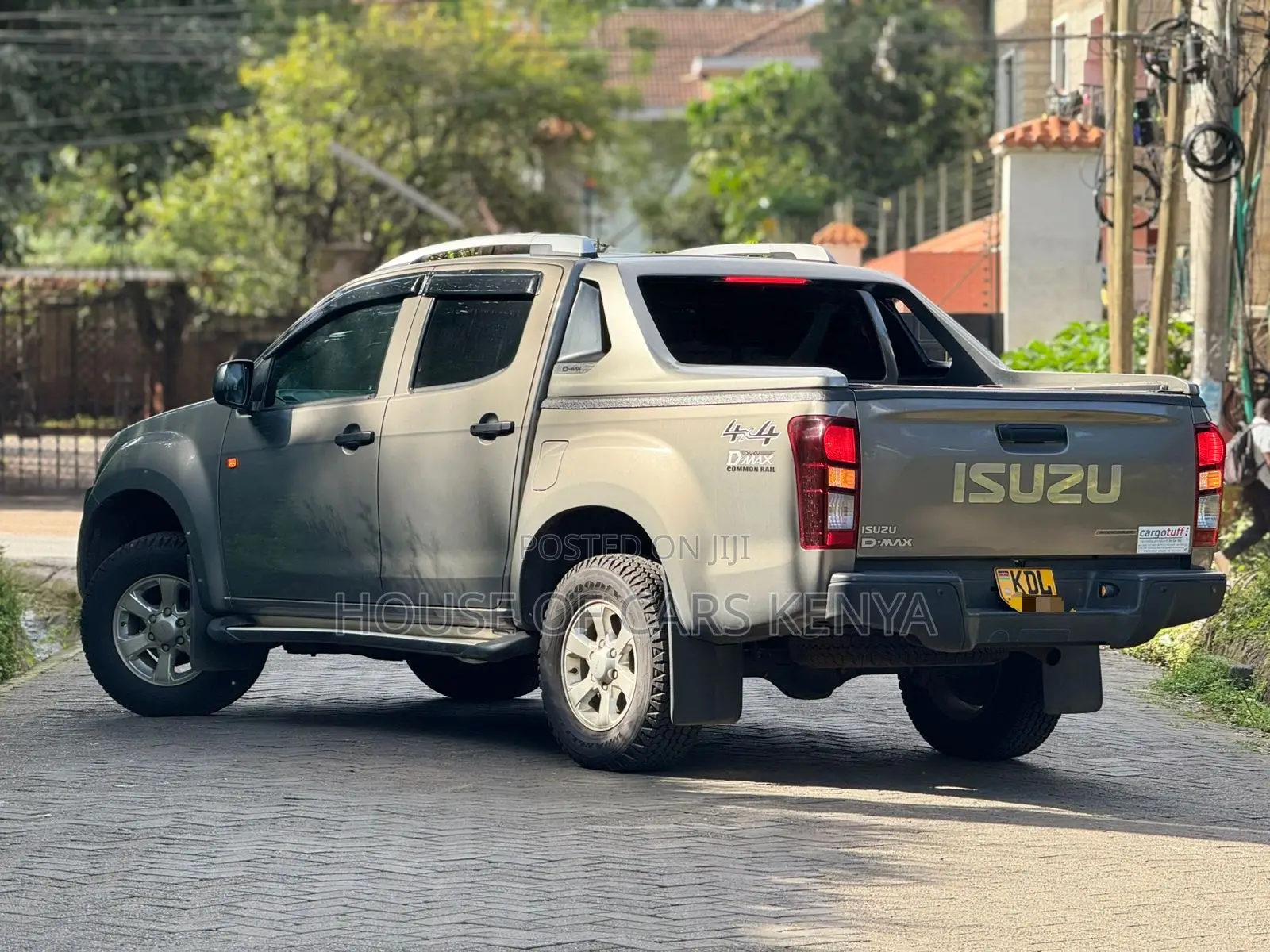 Isuzu D-MAX 2023 Gray