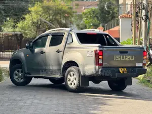 Isuzu D-MAX 2023 Gray