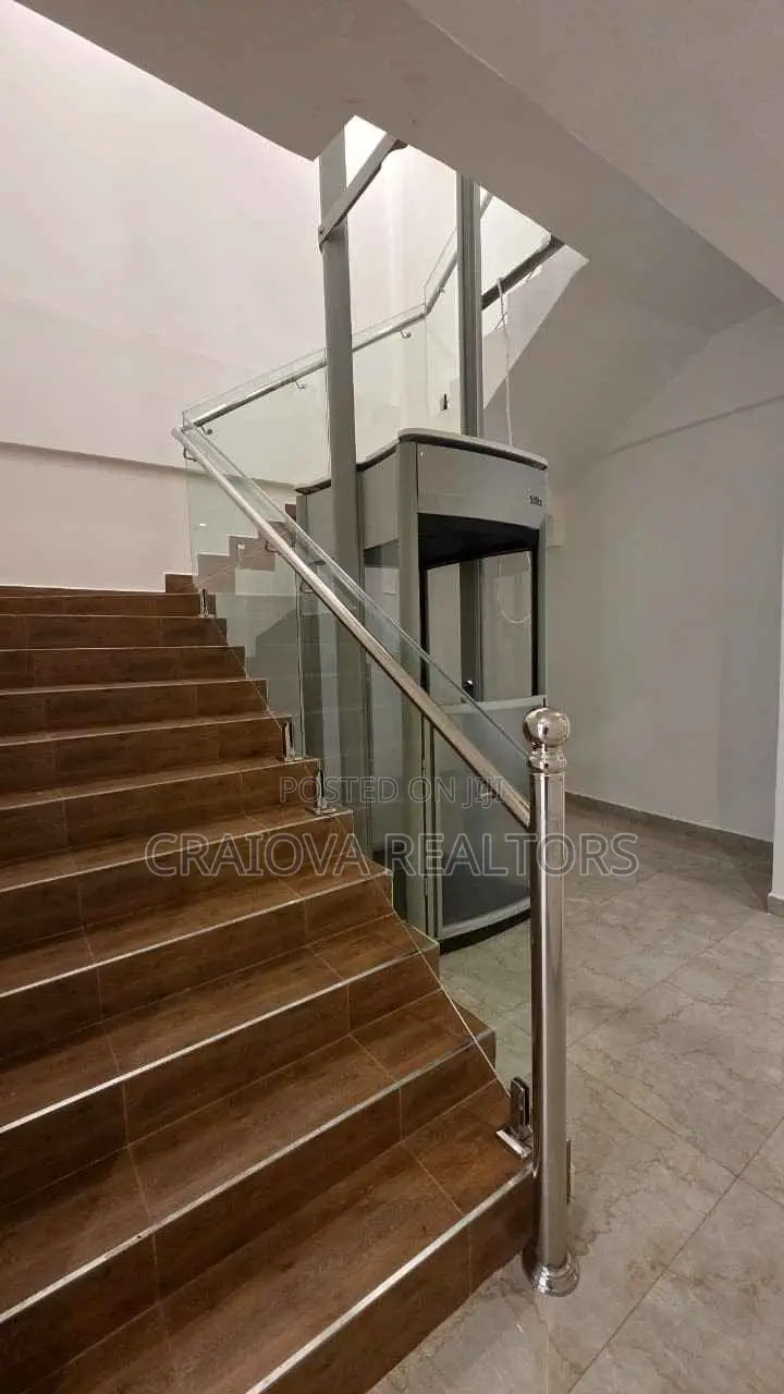8bdrm Duplex in Spring Valley for sale