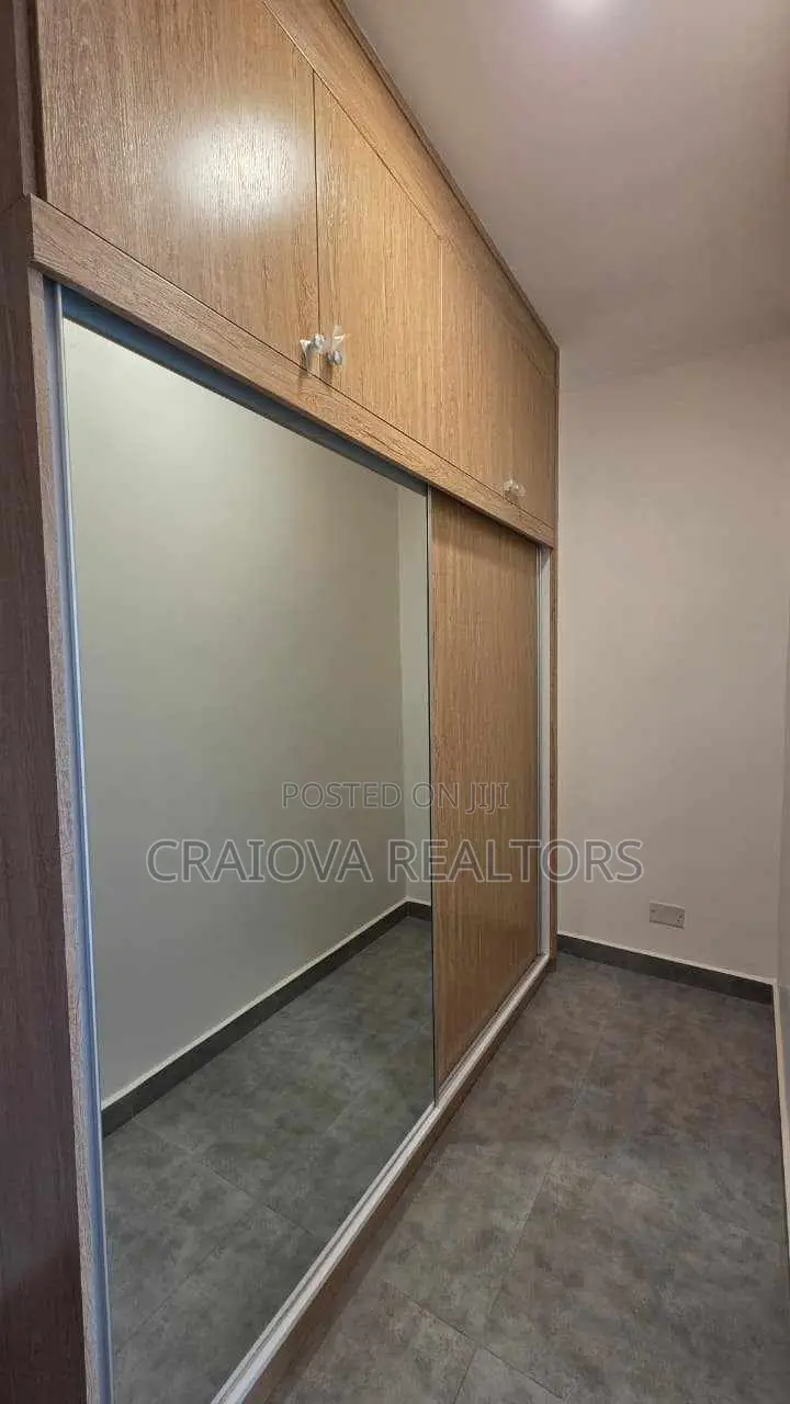 8bdrm Duplex in Spring Valley for sale