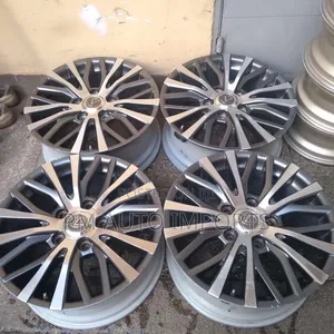 Toyota Land Cruiser V8 Rims Size 20