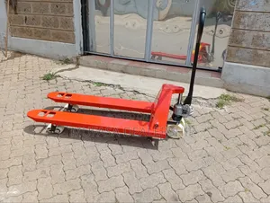 Hand-Driven Pallet Truck