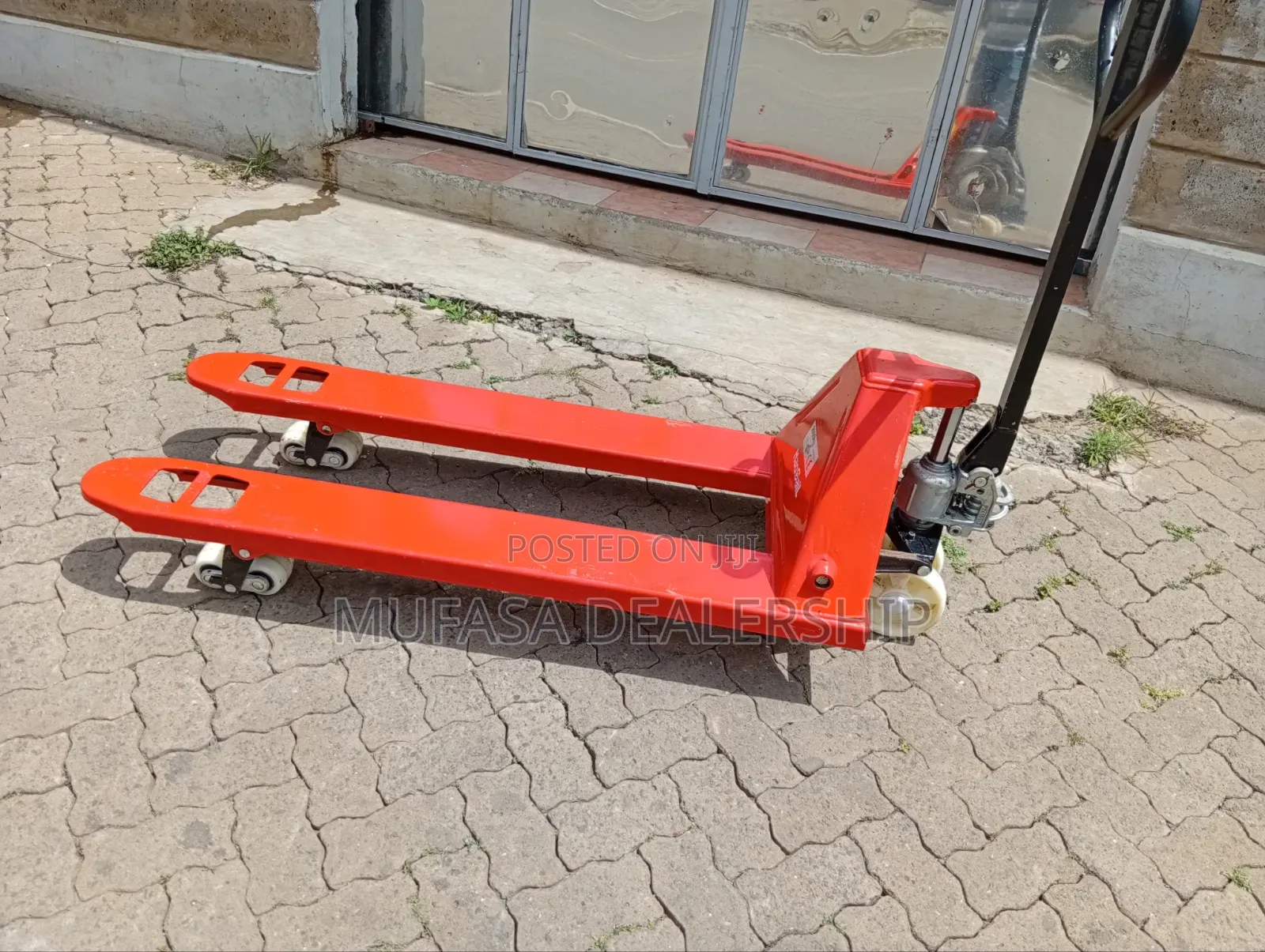 Hand-Driven Pallet Truck