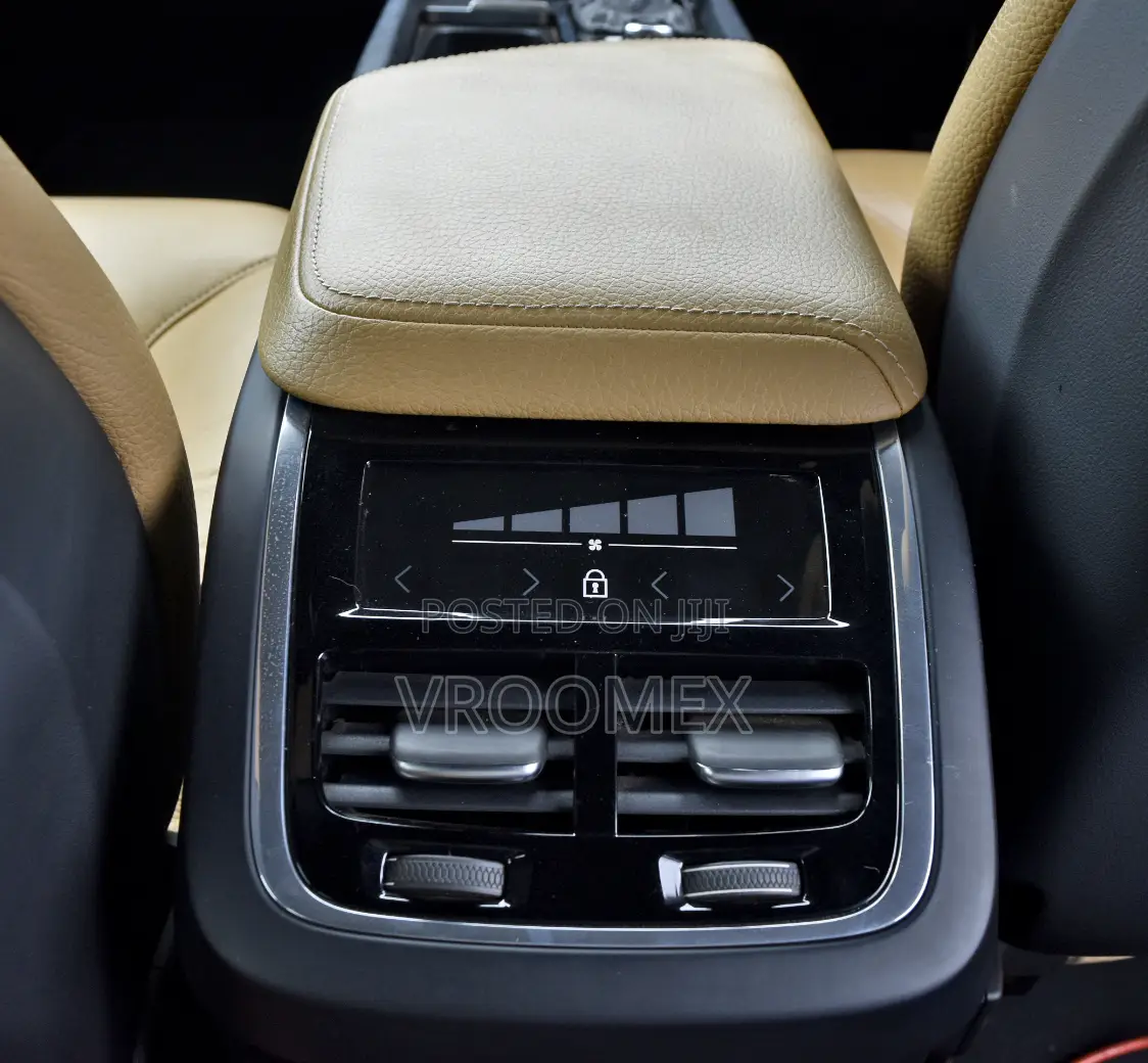 Volvo XC60 2018 White