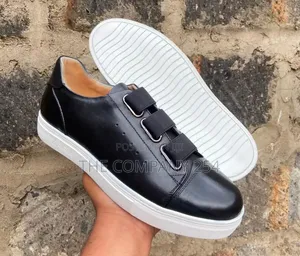Quality Leather Casual Men Designer Shoes Available
