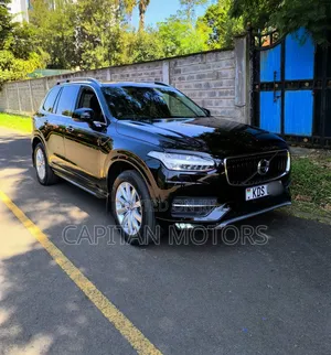 Volvo XC90 T5 Momentum AWD 2018 Black