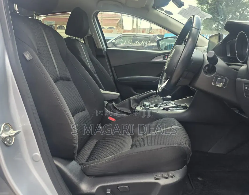 Mazda Axela 2018 Silver