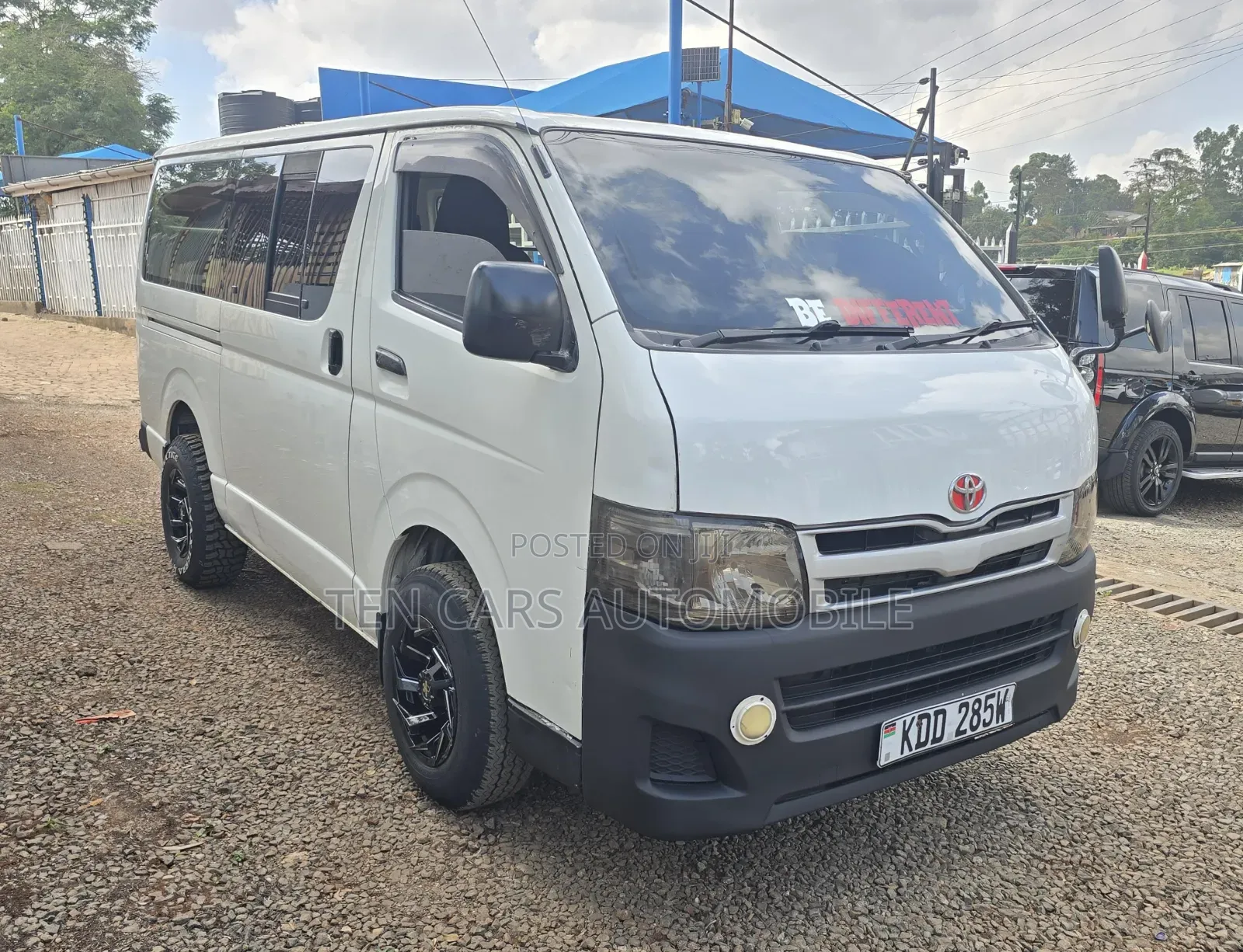 Toyota HiAce 2013 White