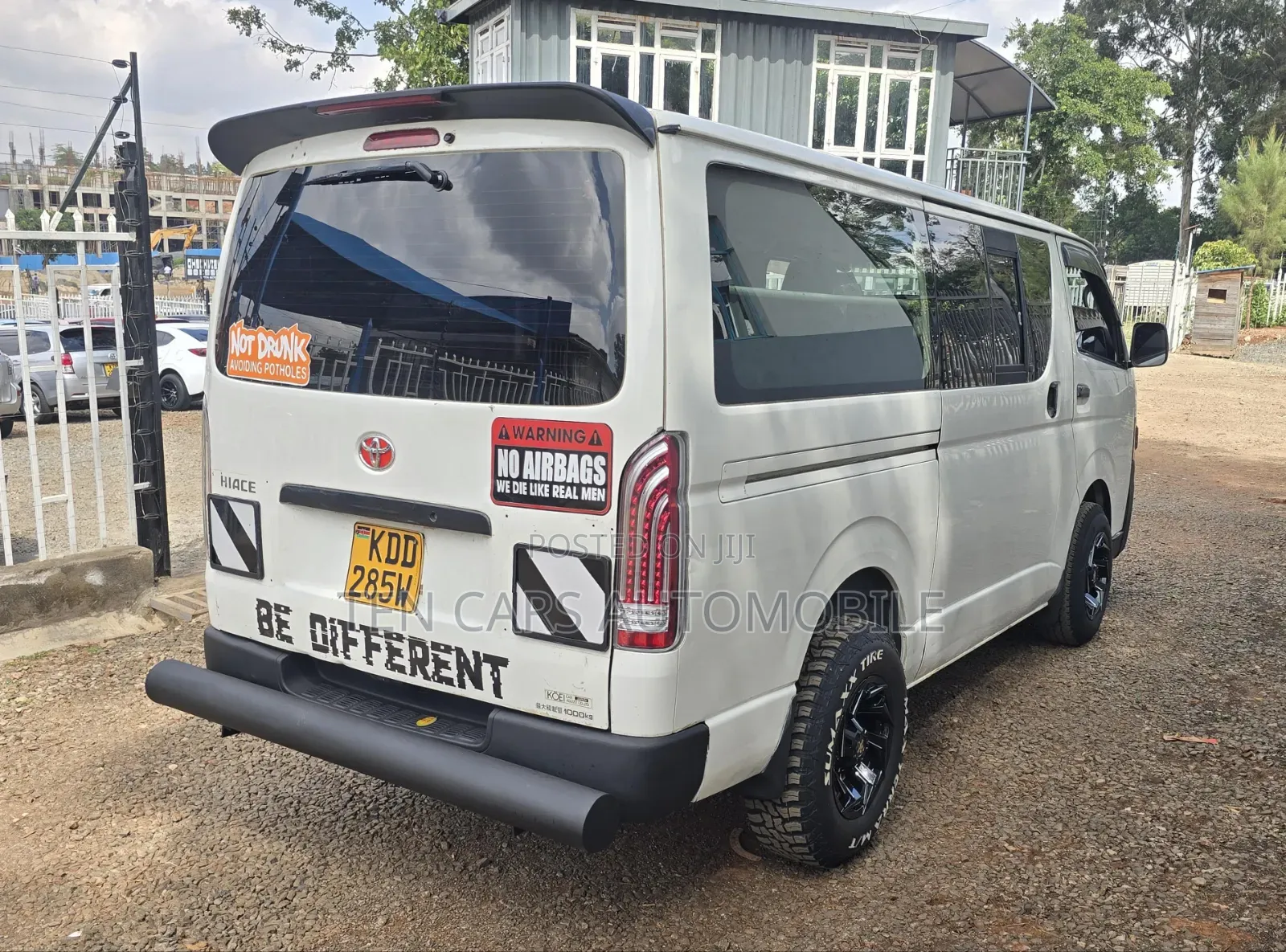 Toyota HiAce 2013 White