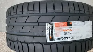 255/35r19 Hankook Ventus S1 Evo3 Runflat Tyres