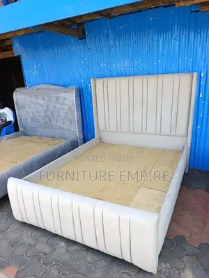 White 5 by 6 Chester Bed