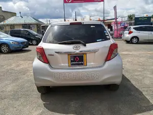 Toyota Vitz 2012 Silver
