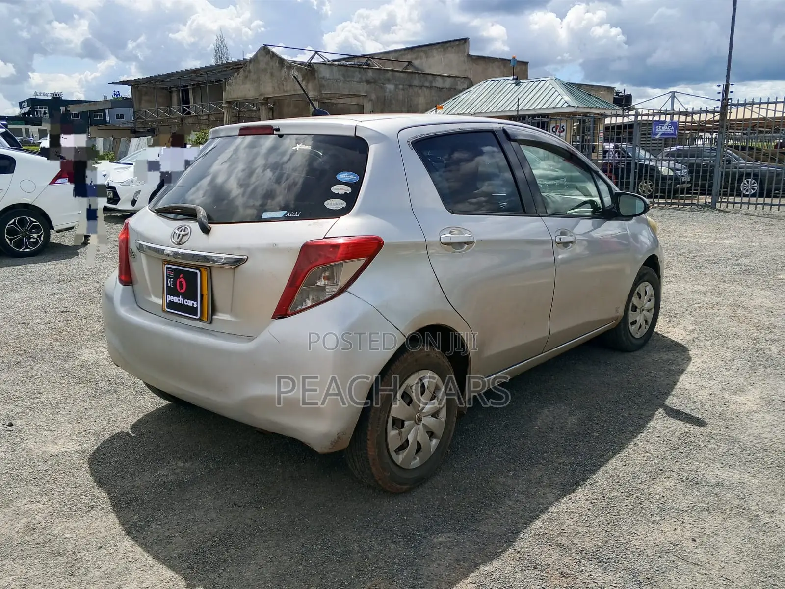 Toyota Vitz 2012 Silver